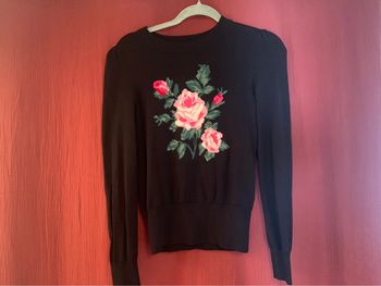 Femme 👩 Pull noir details fleurs/rose h&m taille 34