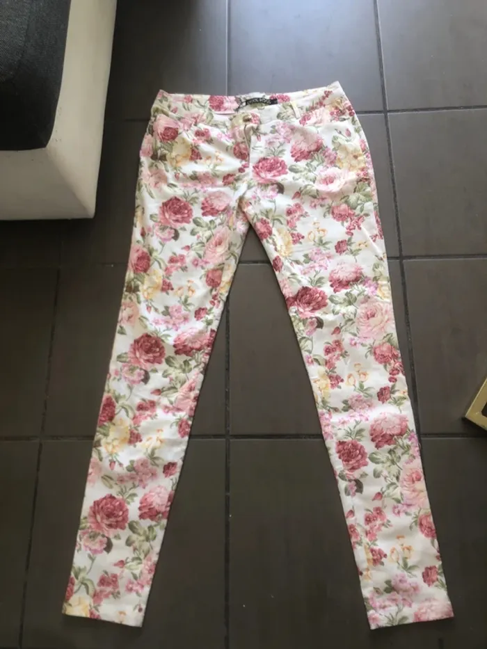 Pantalon à fleurs T42 femme 👖🌺 - photo numéro 2