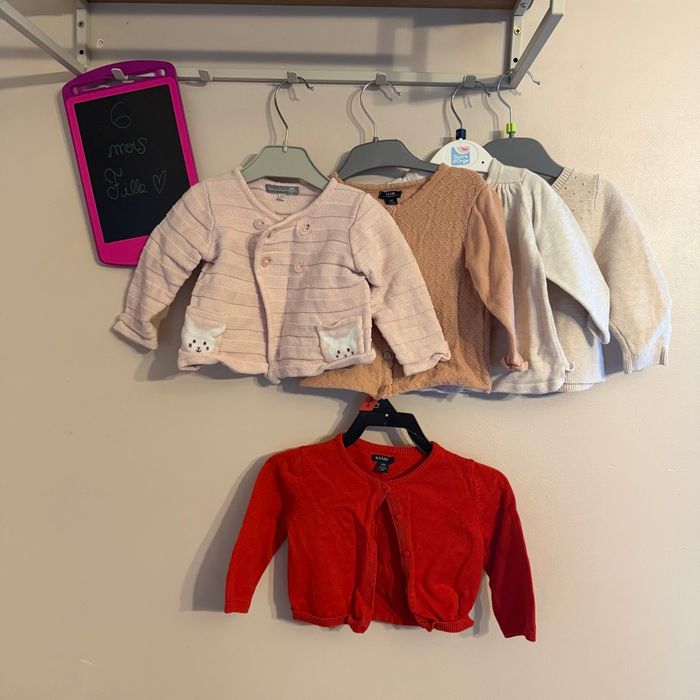 Lot de 5 gilets en mailles - T6mois - Marques diverses