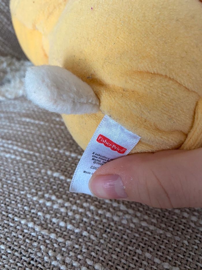 Peluche doudou 20cm fisher price ours jaune et beige à capuche carreau très bon état - photo numéro 4