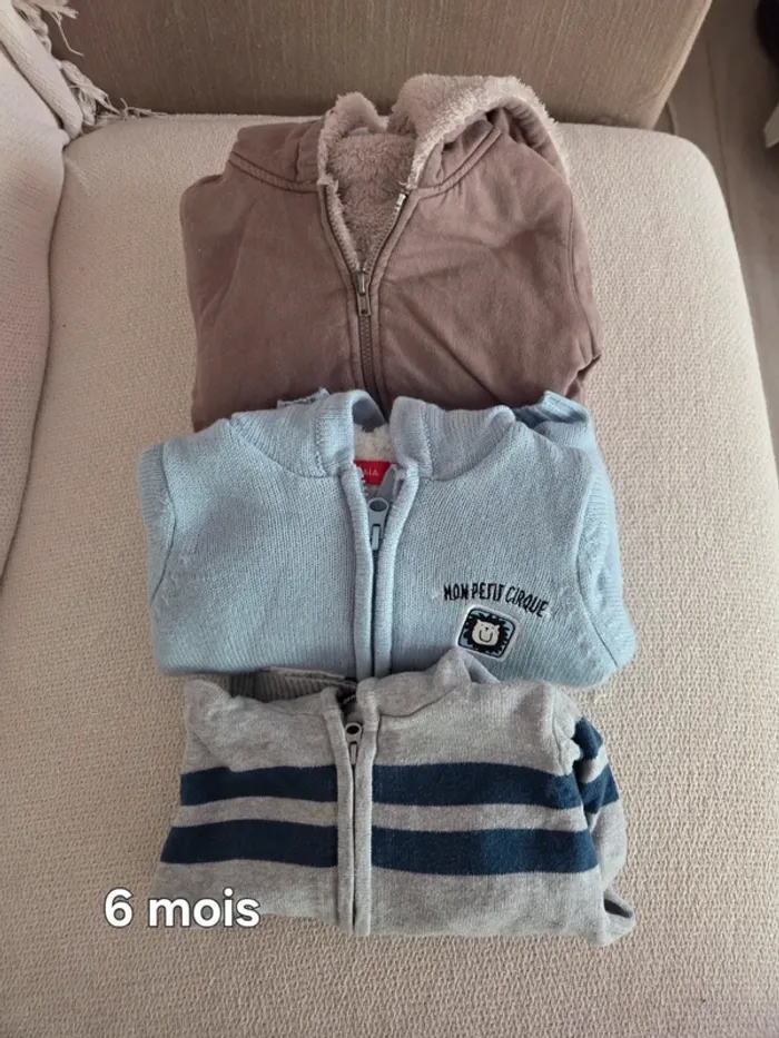 Lot 3 pulls zippé hiver 6 mois