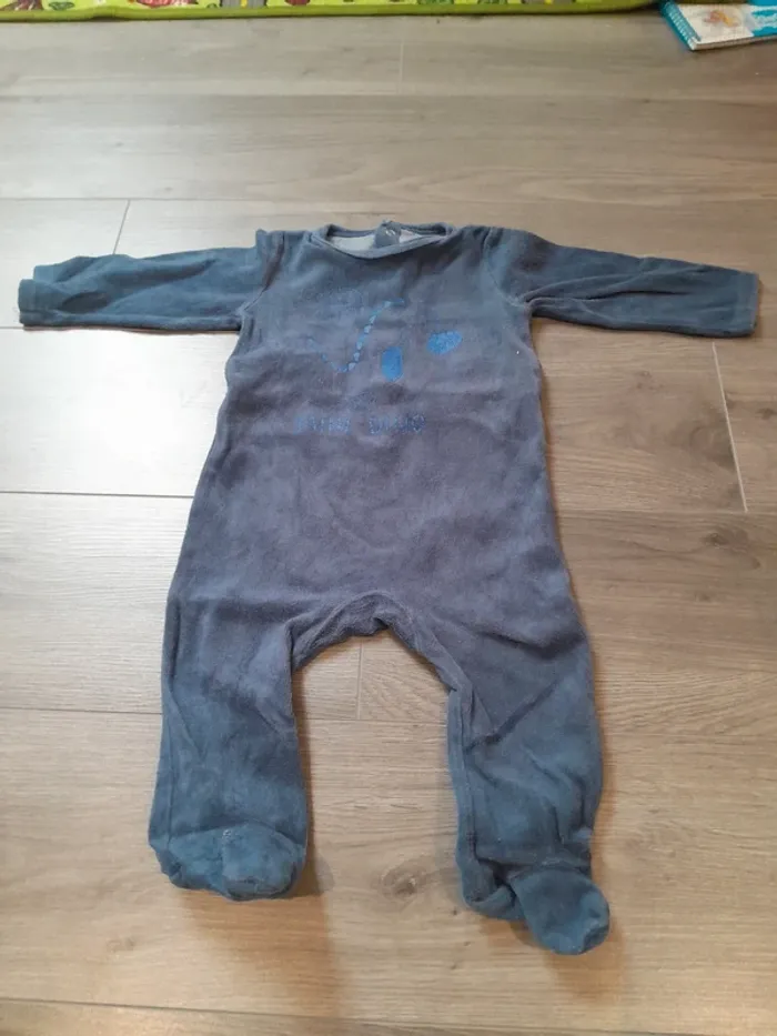 Lot 4 pyjamas / grenouillère  12 mois - photo numéro 5