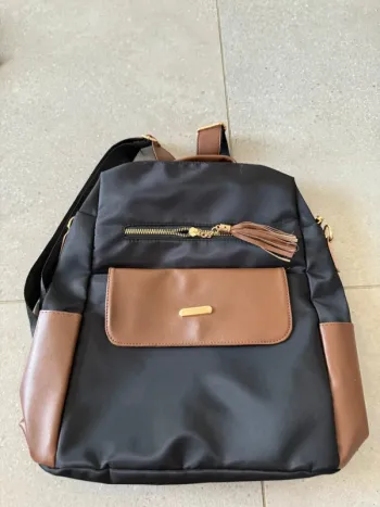 Sac à dos noir, très bon état, 27x35cm