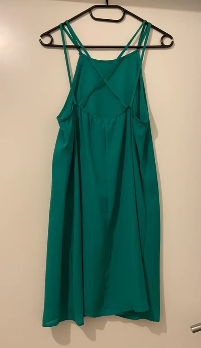 Robe verte à bretelles - photo numéro 5