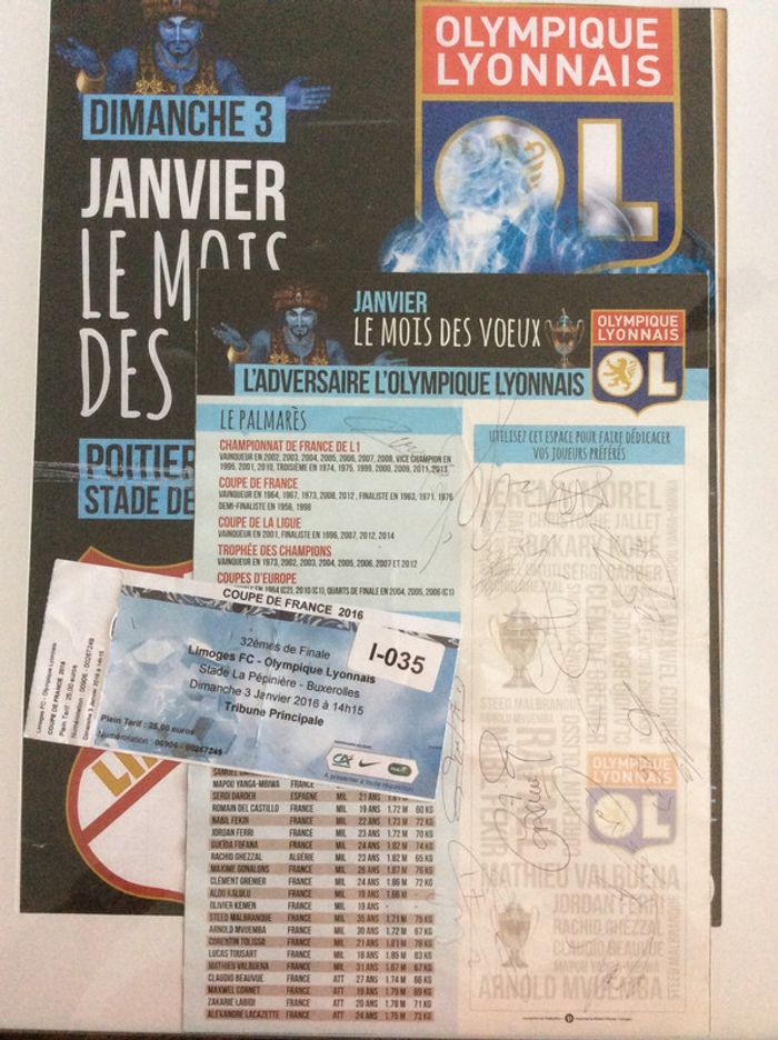 Maillot Olympique Lyonnais 10 Ans + affiche, ticket, signatures Coupe de France - photo numéro 2