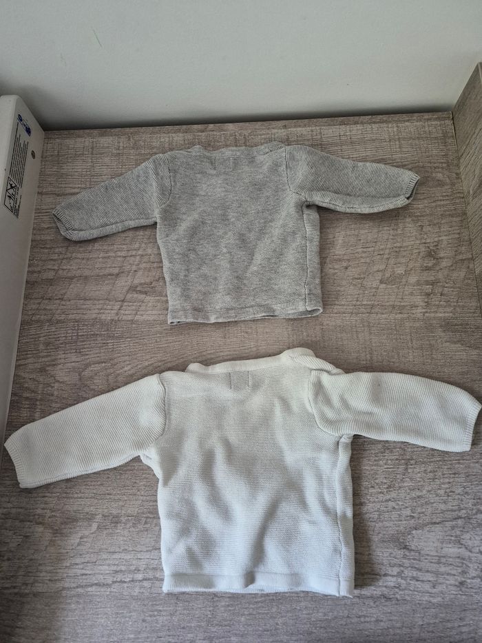 Gilets en maille lot de naissance 0 mois et 1 mois - photo numéro 4
