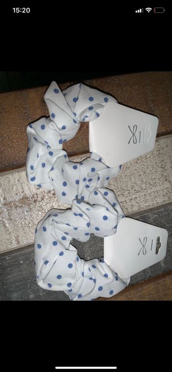 Chouchou a pois bleus