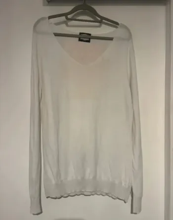 Pull fin blanc à col V Kaporal – Taille M 🤍