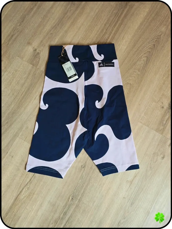Short cycliste  Adidas Marimekko taille XS - photo numéro 3