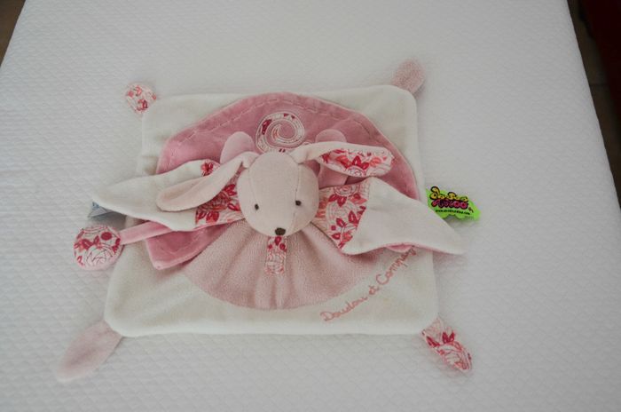 DOUDOU PLAT LAPIN ROSE ** DOUDOU et COMPAGNIE ** 1679