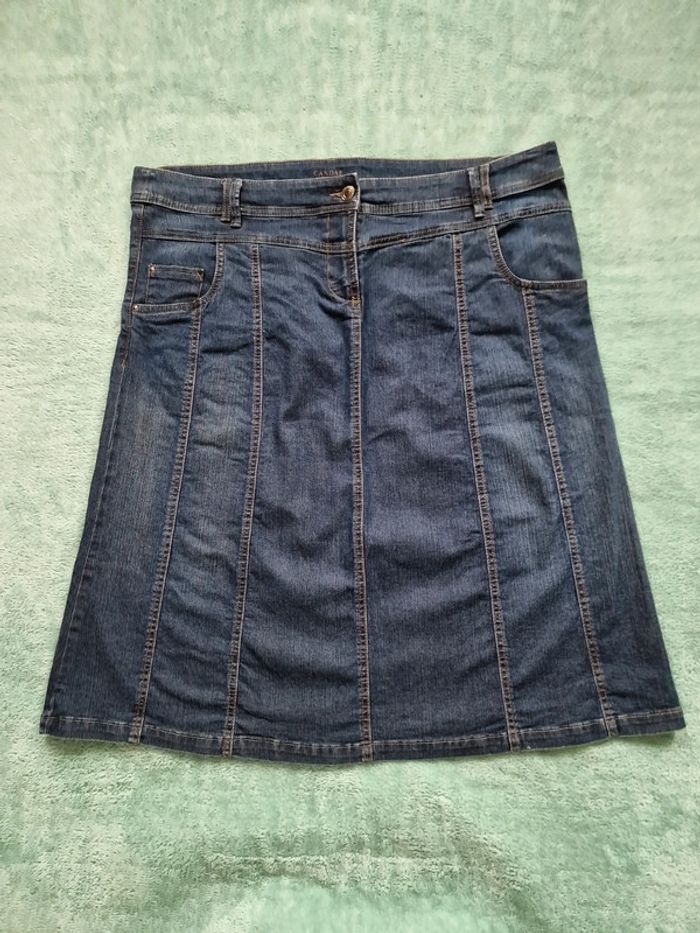 Très jolie jupe taille 48