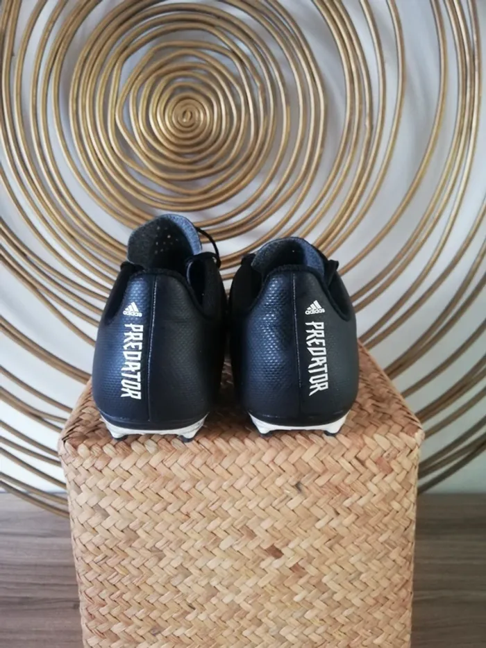 Chaussures de foot/Crampons moulés Adidas Predator T33 - photo numéro 3