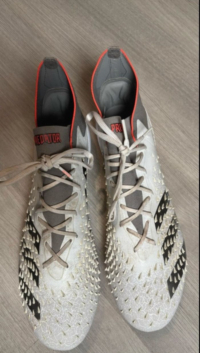 crampons moulé  rugby adidas predator