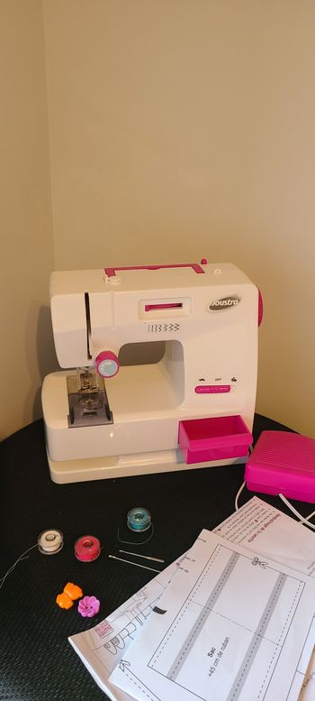 Machine a coudre de marque joustra