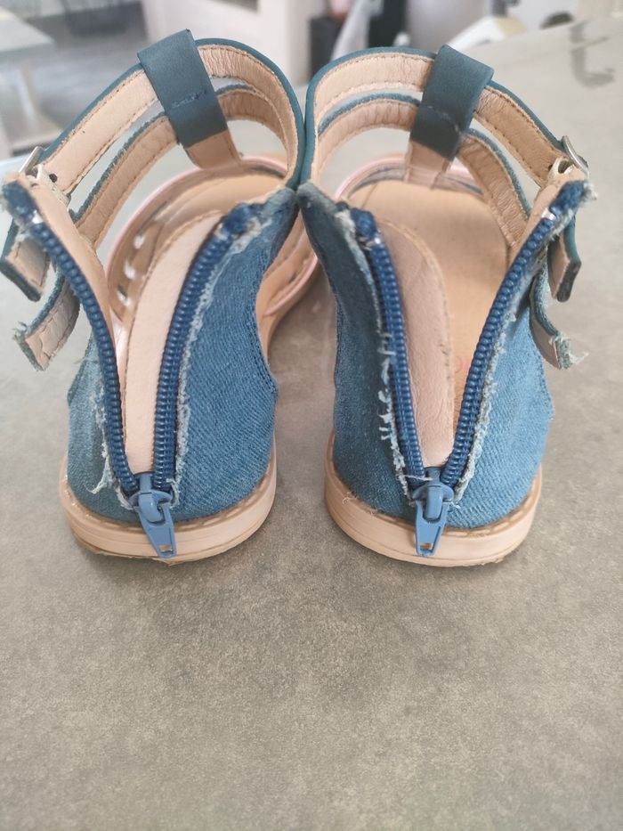 Sandale fille taille 33 - photo numéro 3