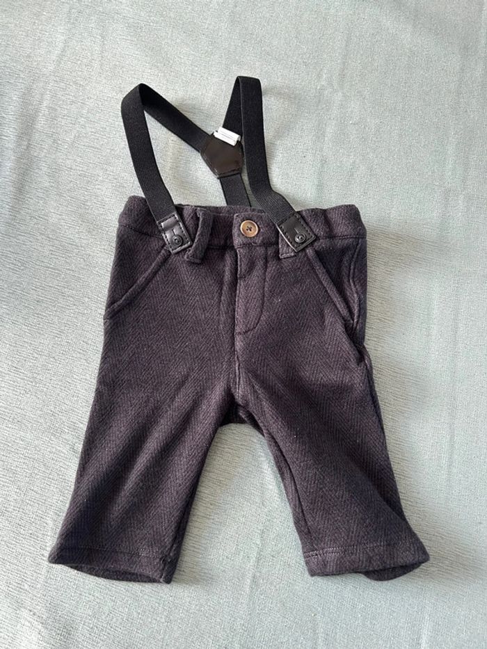 Pantalon avec bretelles