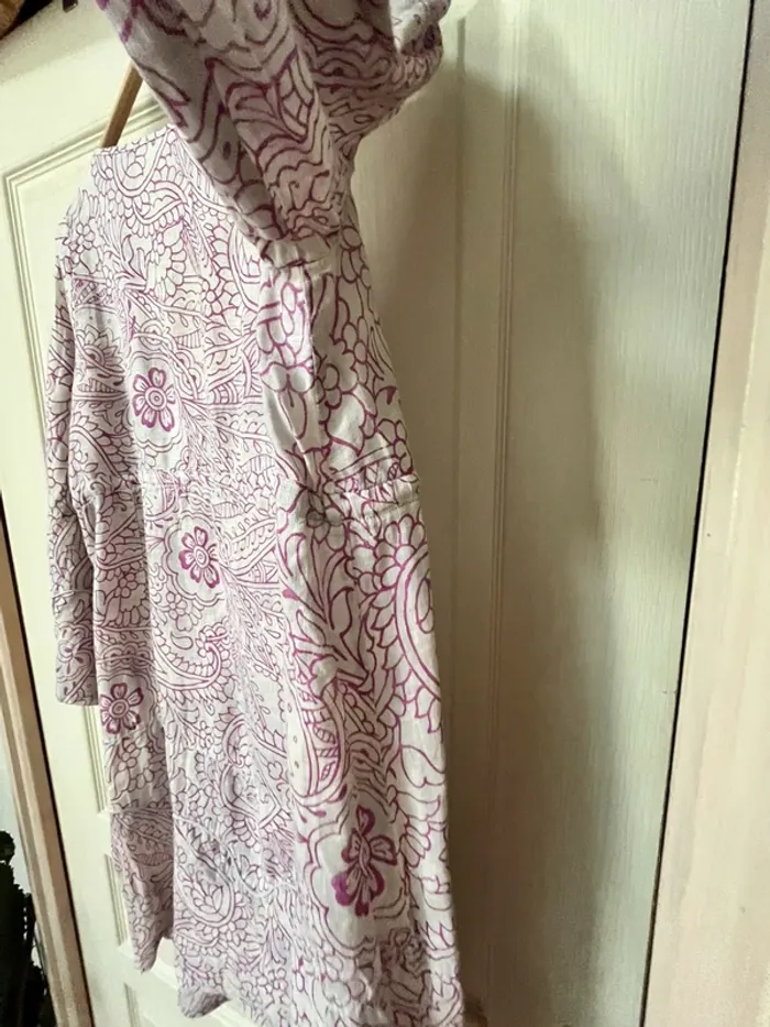 Très jolie Robe en Lin, se resserre sous la poitrine, grise à motif couleur lilas  -Taille - photo numéro 9