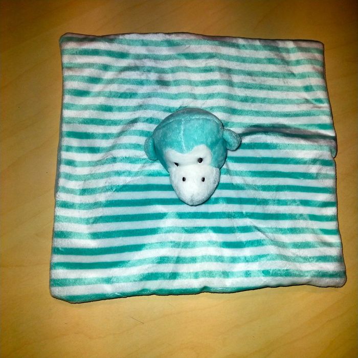 Doudou plat singe bleu blanc rayé Shenzhen m&j Toys