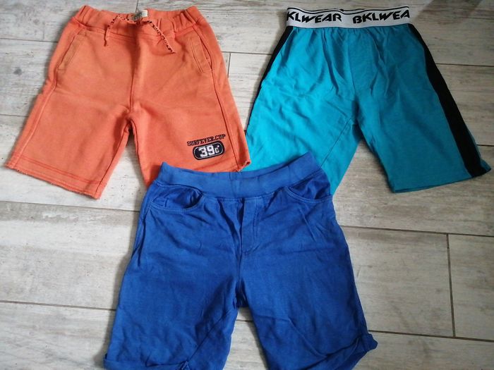 Lot 3 shorts sport t 6 ans