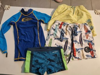 Lot maillot bain garçon 8ans