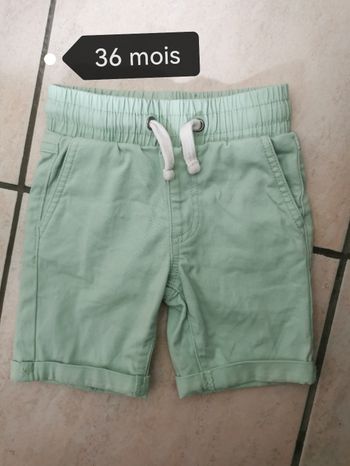 Short 3 ans