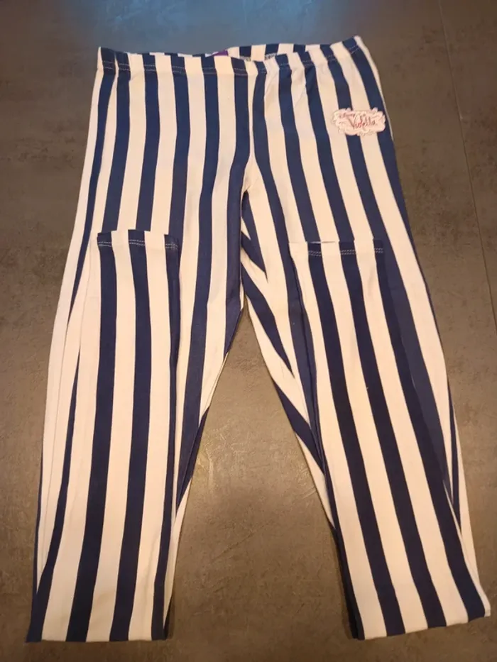 Vends pyjamas fin 2 pièces Disney Violetta taille 14 ans . - photo numéro 5