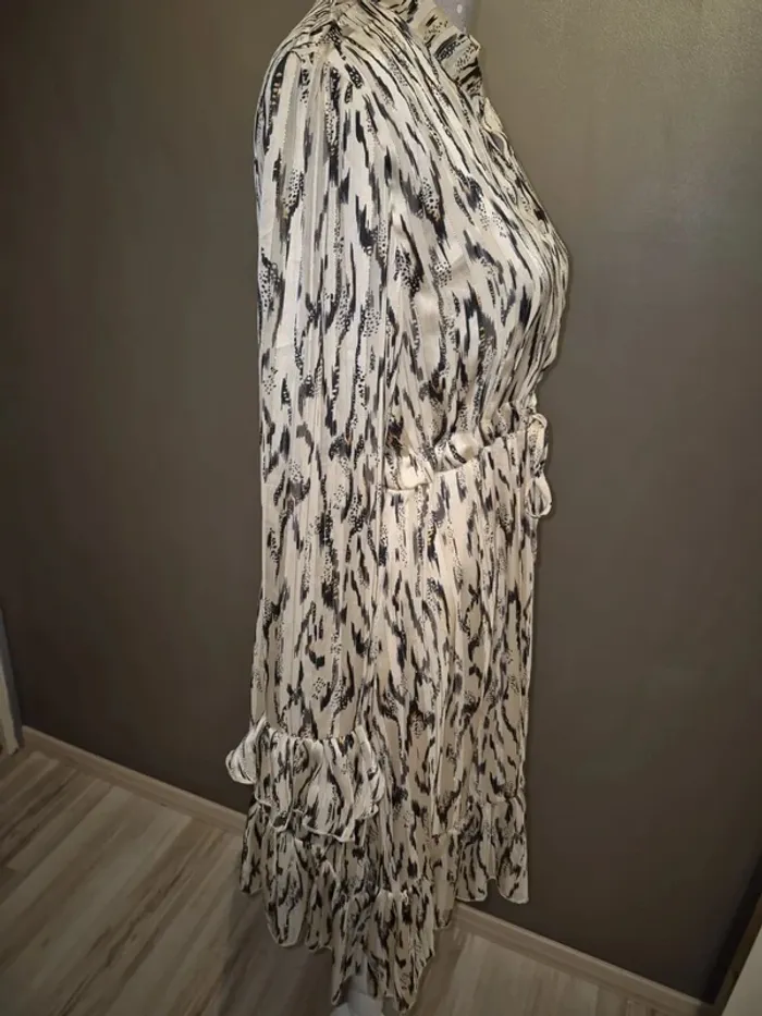 Robe /tunique casi neuve - photo numéro 7