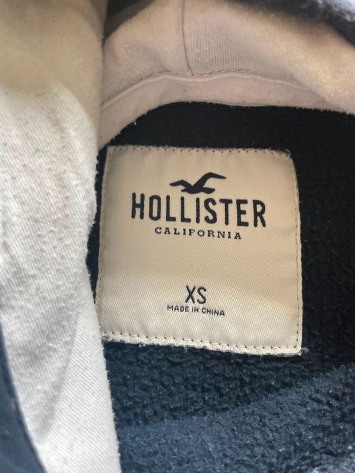 Sweat à capuche marine et blanc Hollister - photo numéro 4