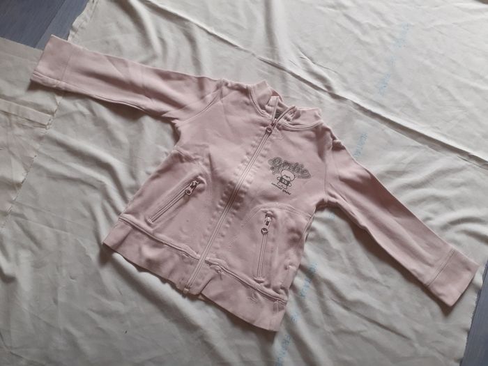 Veste jogging rose clair légère motif ourson gris devant et dos