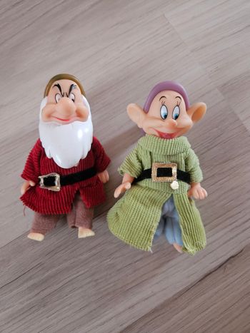 Lot de 2 personnages Grincheux et Simplet