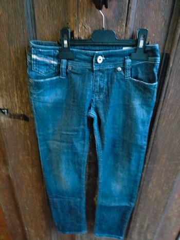 Très beau jean Diesel 8 ans