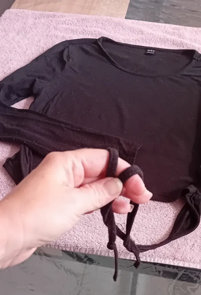 Joli Tee-shirt manches longues shein taille L en très bon état - photo numéro 2