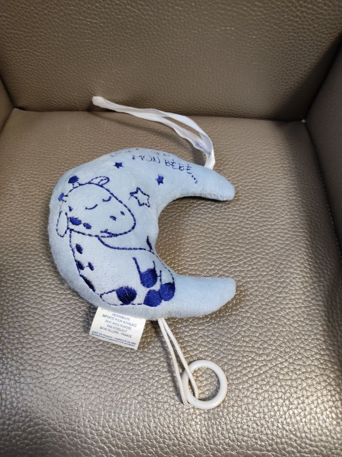 lune bleu girafe - photo numéro 2