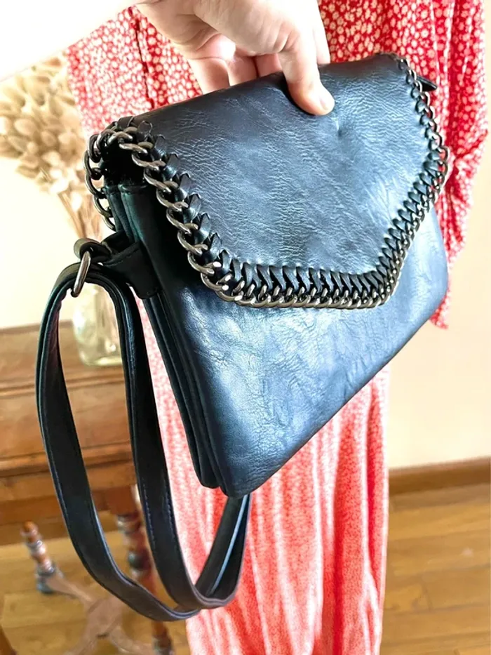 Sac à Main Noir Élégant avec Détails en Tresse et chaine brodé - photo numéro 13