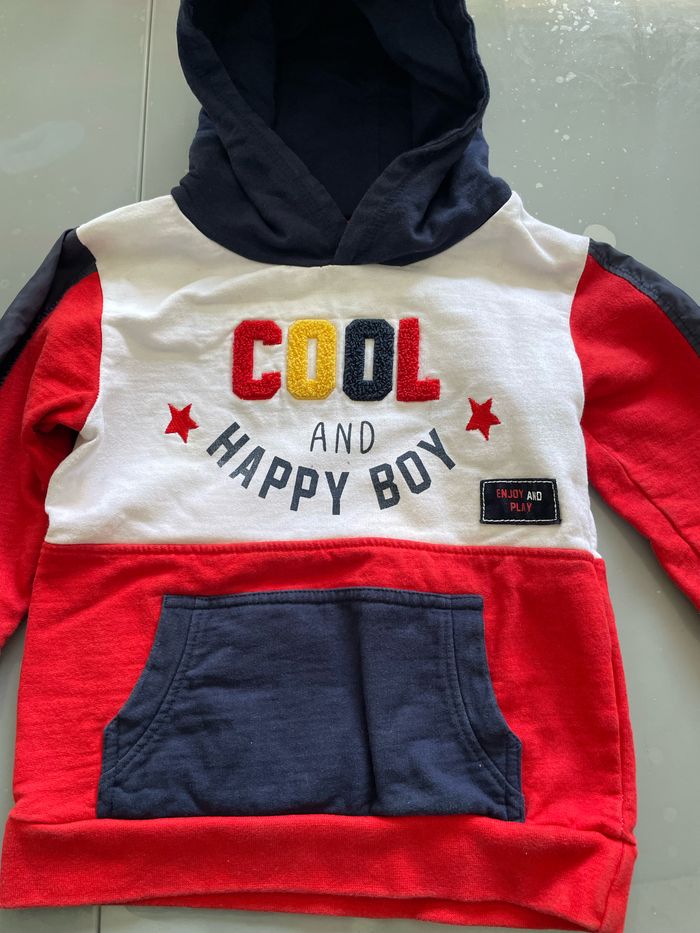 Sweat garçon T 3 ans La Fabrique des Garçons avec capuche rouge, blanc et bleu marine - photo numéro 2
