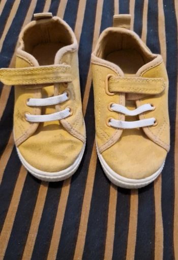 Chaussures en toile garçon T22