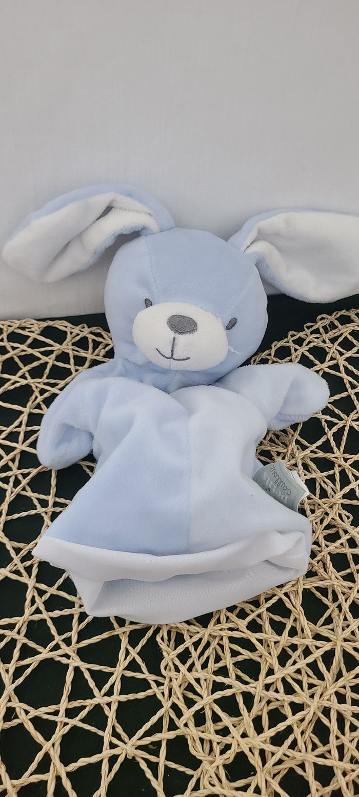 Doudou marionnette lapin MES PETITS CAILLOUX bleu