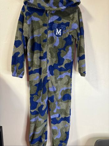 Sur pyjama garçon taille 104/110