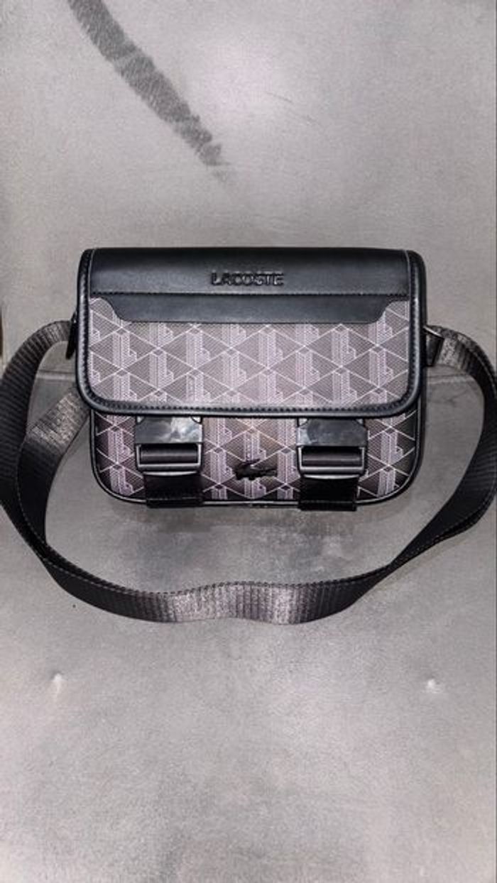 Sacoche Lacoste