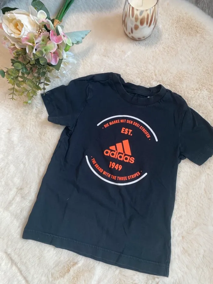 🧡🖤T-shirt ADIDAS original garçon/fille – Taille 5/6 ans TBE 🧡🖤 - photo numéro 2