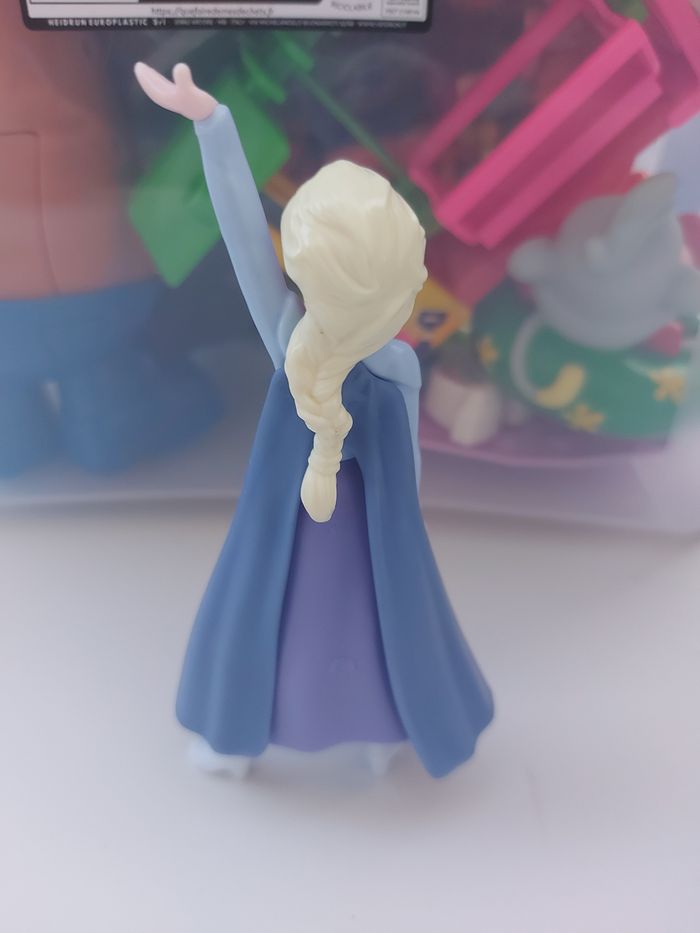 Figurine elsa + trousse - photo numéro 2