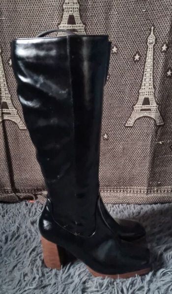 Botte haute noir à talons pointure 39