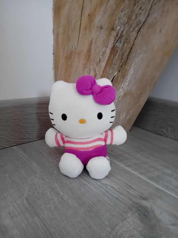 Petite peluche Hello Kitty