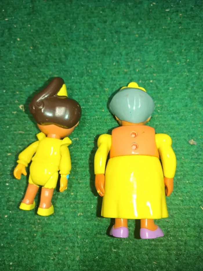 Personnages Dora l'exploratrice ( Dora et la grand mère) - photo numéro 2