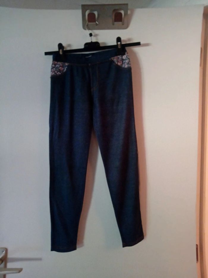 Joli legging bleu. Taille 9 ans
