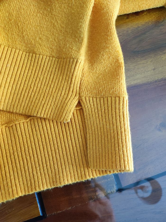 Pull à capuche jaune safran - photo numéro 6