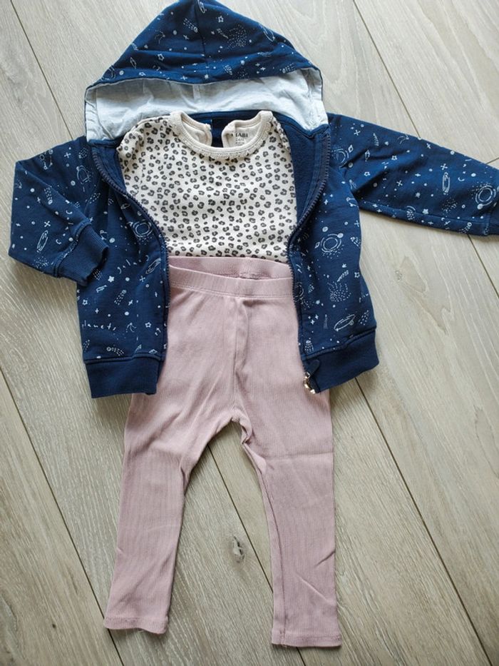 Lot vêtements fille 24 mois - photo numéro 2