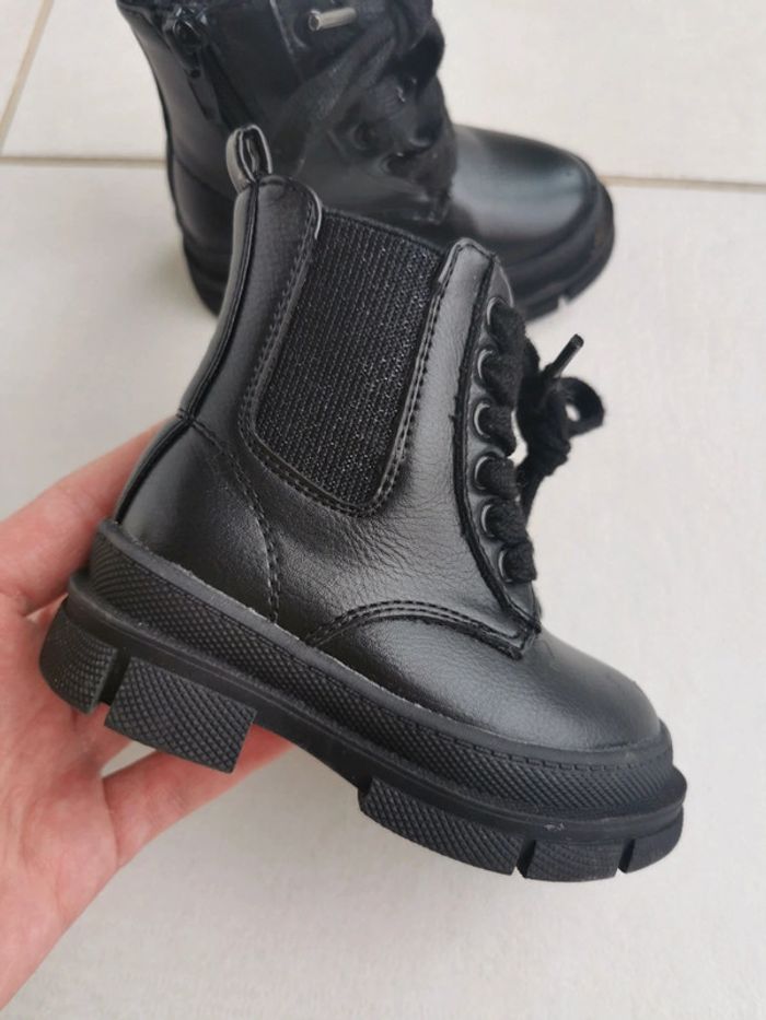 Bottines noir taille 21