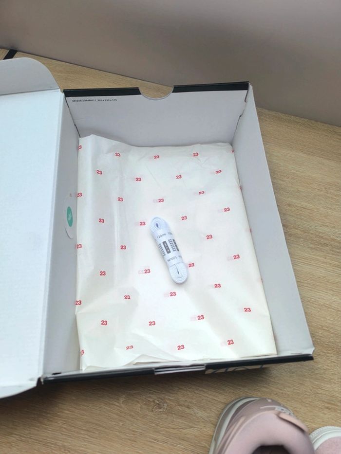 Baskets Jordan 4 RM Pink oxford rose pointure 42 neuves avec boîte - photo numéro 10