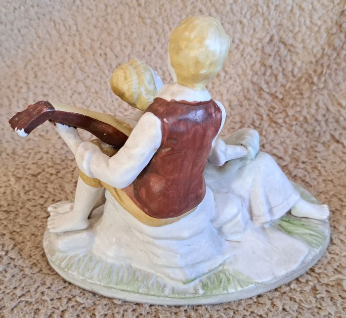 🪆 Statuette décorative en biscuit - couple - photo numéro 2